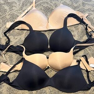 NWT SKIMS BRA LOT OF 4